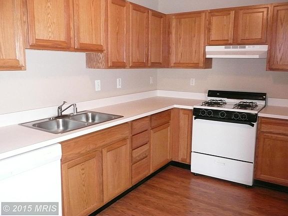 4th image of 301 Center Deen Ave