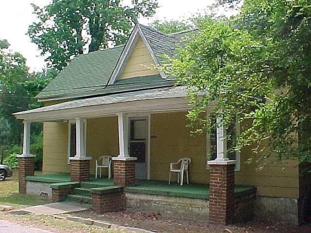 1st image of 310 E Alexander Ave