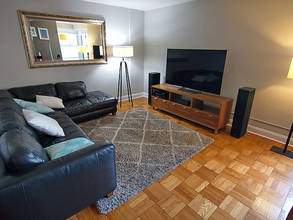 3rd image of 575 Grand St APT E1001