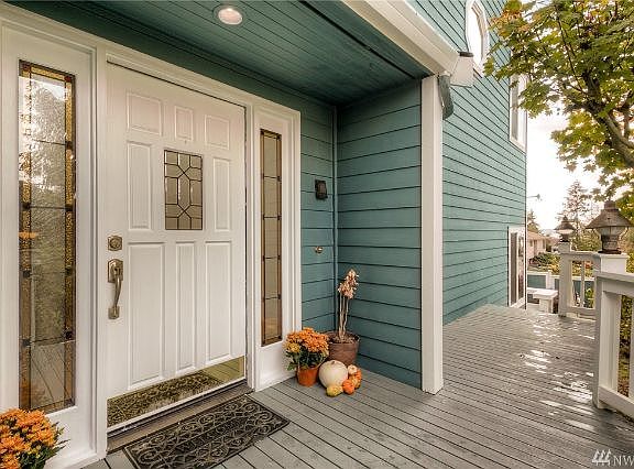 3rd image of 1017 SW Shoremont Ave