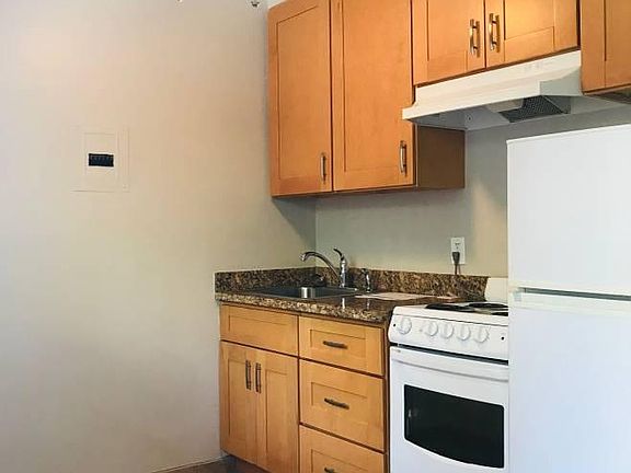 4th image of 960 W Weddell Dr APT 7