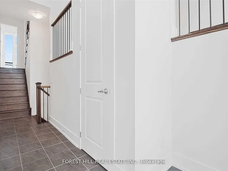 9144 Bathurst St — Photo 3