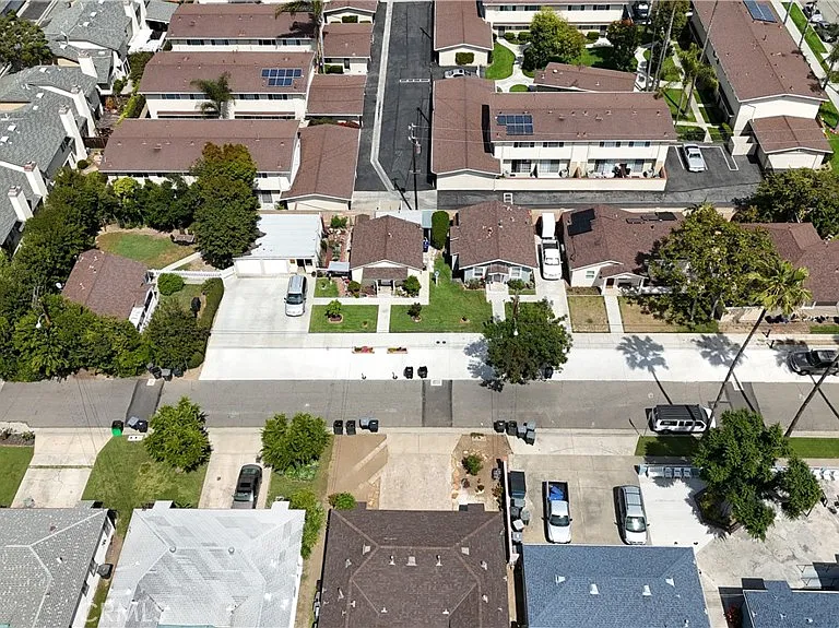 633 W Maple Ave — Photo 7