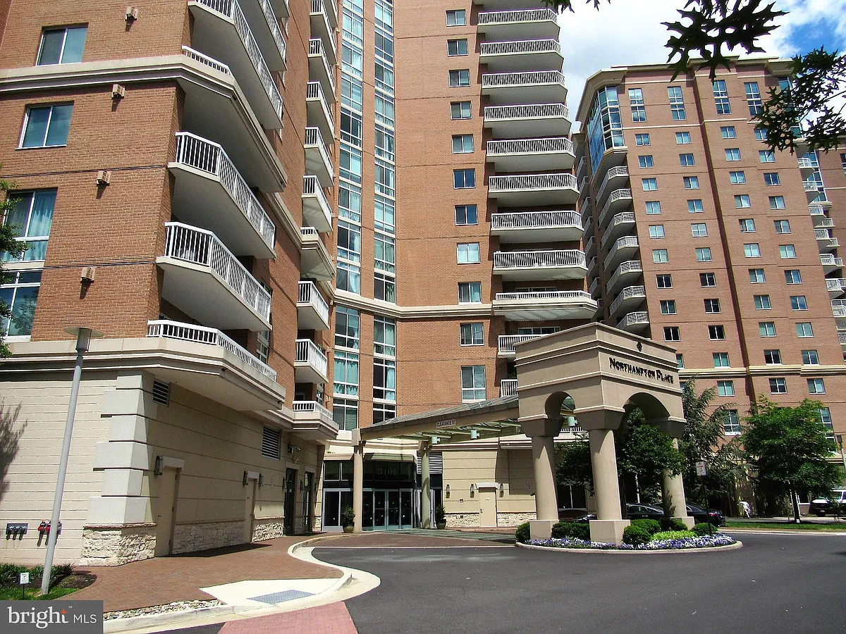 Building Photo - 3101 N Hampton Dr #906