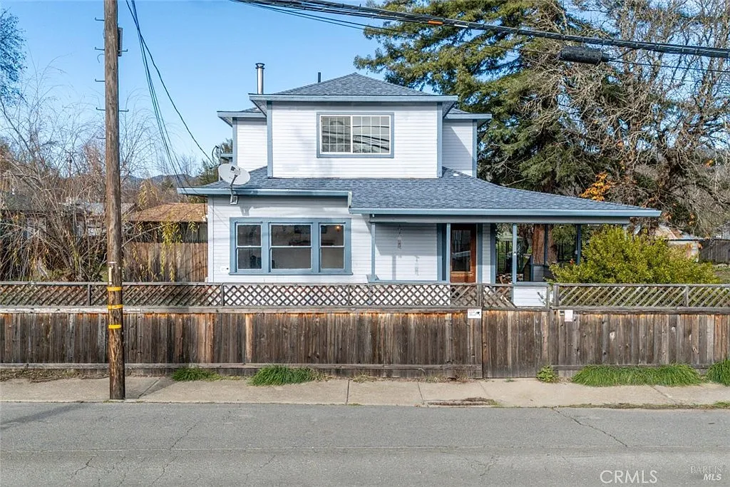 630 2nd St photo 1