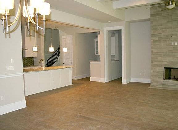 4th image of 4202 Cat Hollow Dr