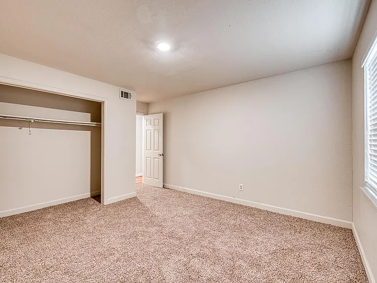 601 Mimi Ln #2 — Photo 18
