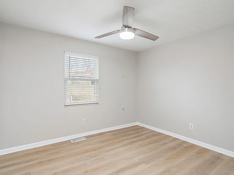 5712 Walden Woods Ct — Photo 15