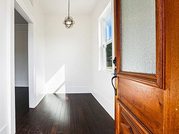 2nd image of 2431 Iberville St