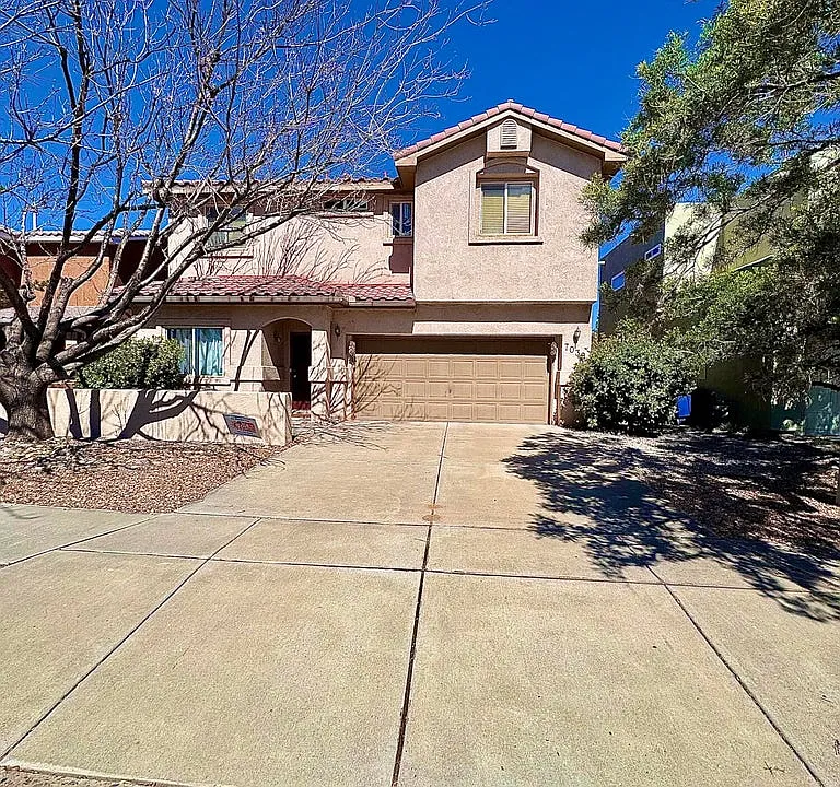 7039 Casa Elena Dr NE