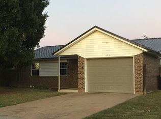 5088 Whispering Hills Dr, Duncan, OK 73533