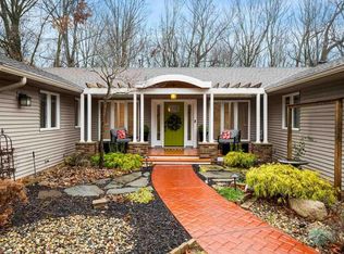 928 Handlebar Rd, Mishawaka, IN 46544