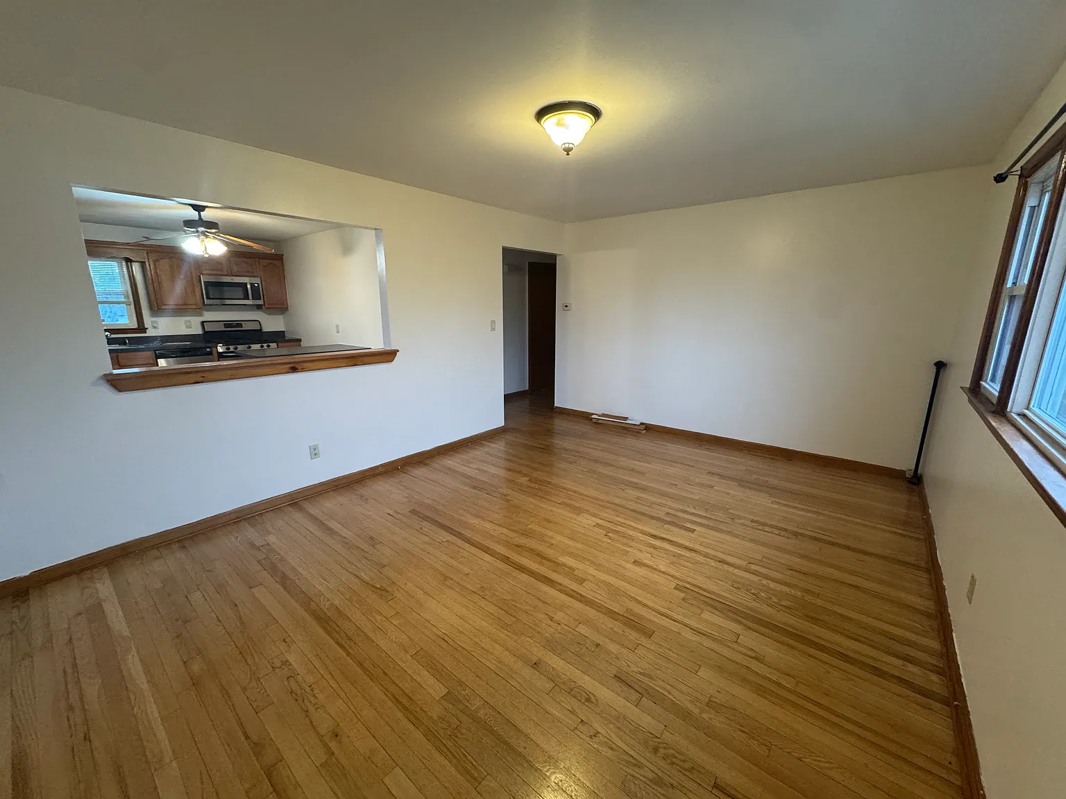 2 bed, 1100 sqft, $2,300 — Photo 1