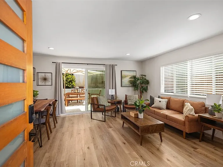 33782 Robles Dr — Photo 11