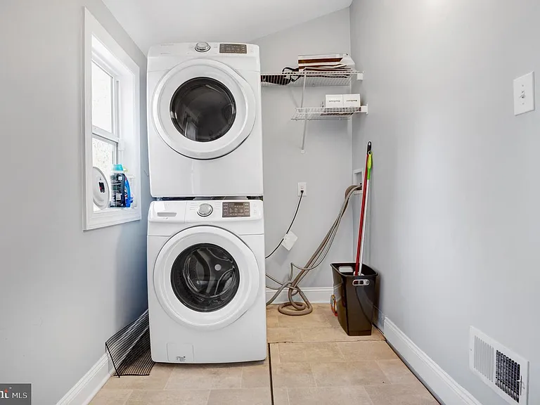 1202 President St — Photo 17