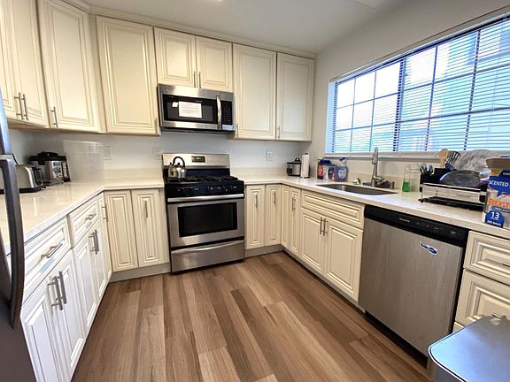2nd image of 403 W Orange Ave