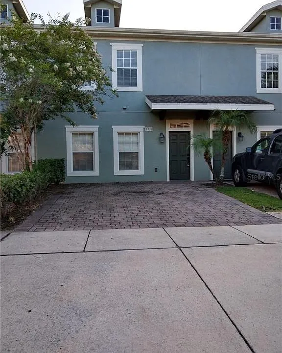 2431 Caravelle Cir