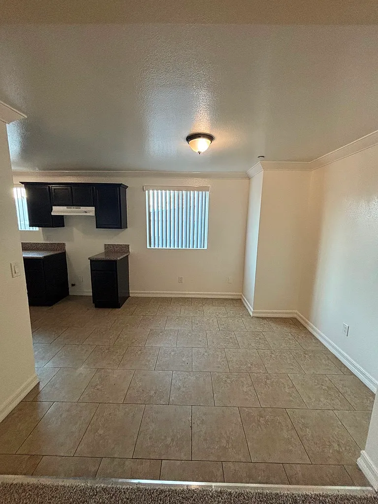 5 bed, 1742 sqft, $3,800 — Photo 4