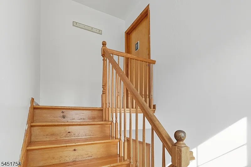 3 bed, 2.0 bath, $2,800 — Photo 2