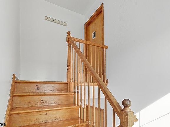 2nd image of 87 Cottage St