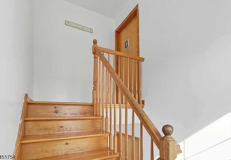 87 Cottage St — Photo 2