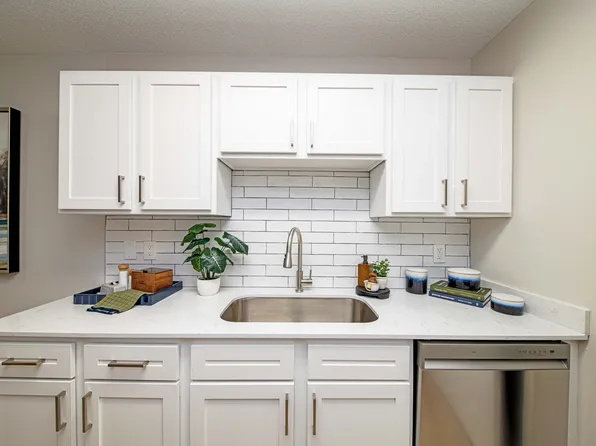 The Collins Apartment Homes