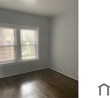 2nd image of 6754 S Crandon Ave #2