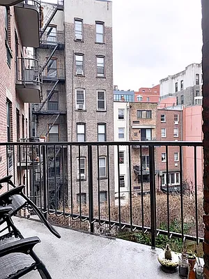 Rented by A Space Realty NY LLC | media 23