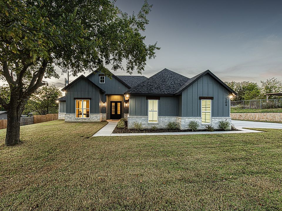 1st image of 204 Oakdale Dr