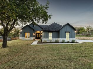 204 Oakdale Dr, Fort Worth, TX 76108