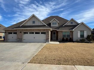 911 Stonebridge Village Dr, Enid, OK 73703
