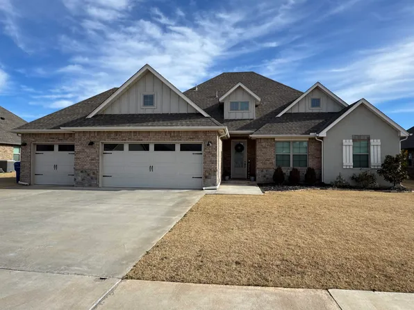 911 Stonebridge Village Dr, Enid, OK 73703
