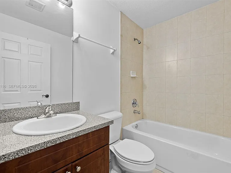 2421 W 78th St #104 — Photo 20