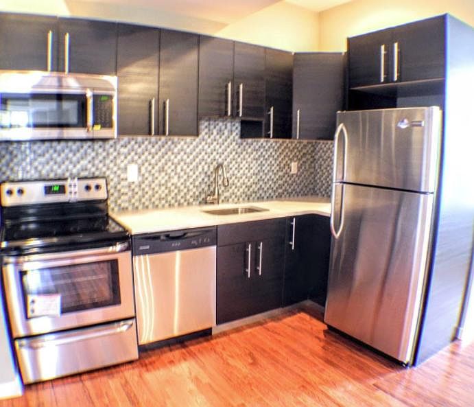 2nd image of 301 Market St