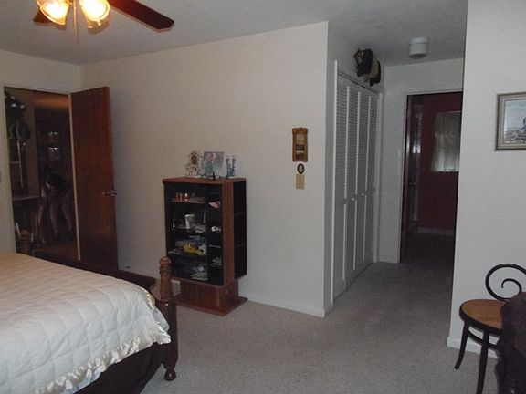 5th image of 927 W Beakrush Ln