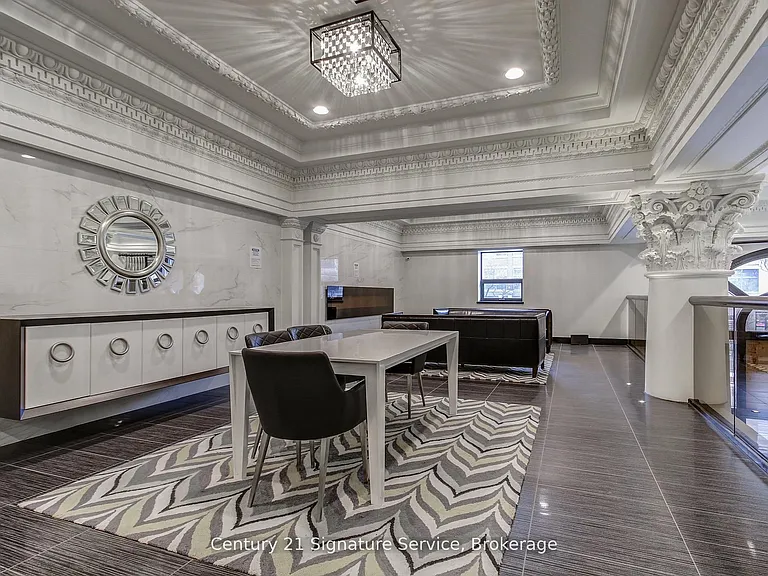 118 King St E #LPH16 — Photo 28