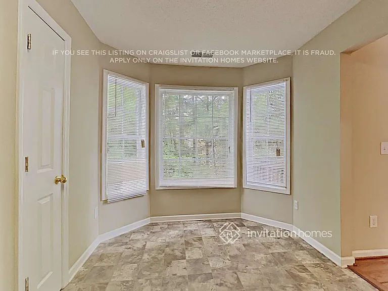 5750 Newnan Cir — Photo 9