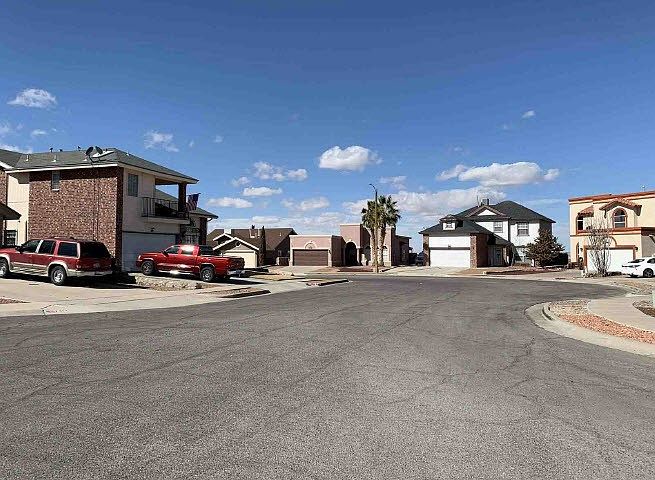 2nd image of 7409 Plaza Redonda Dr