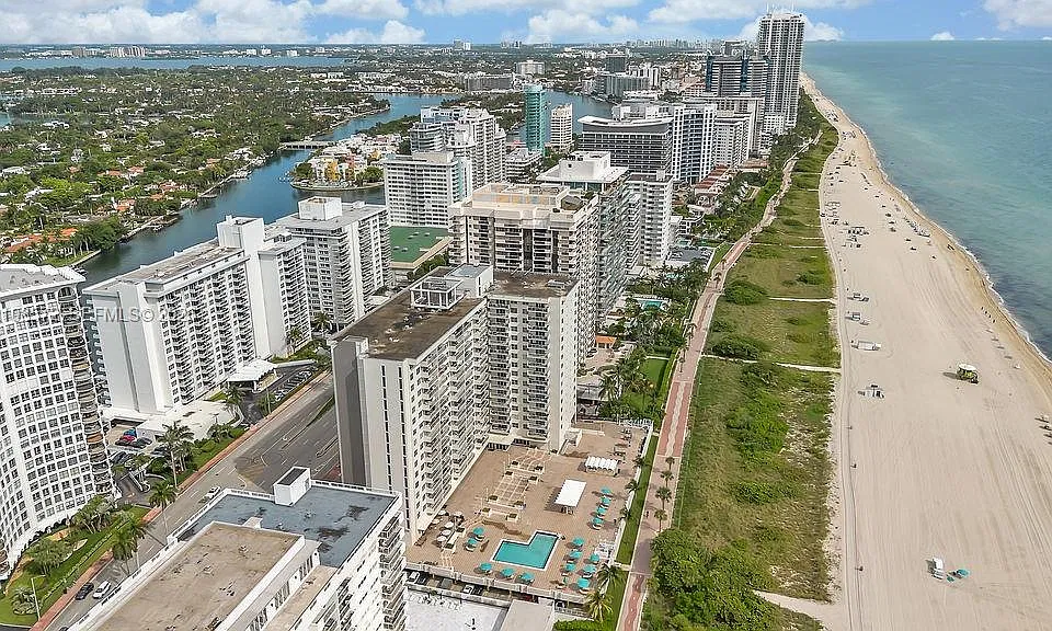 5701 Collins Ave #301