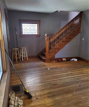 4th image of 135 N Elmwood Ave