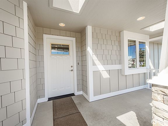 3rd image of 997 N Minstrel Road