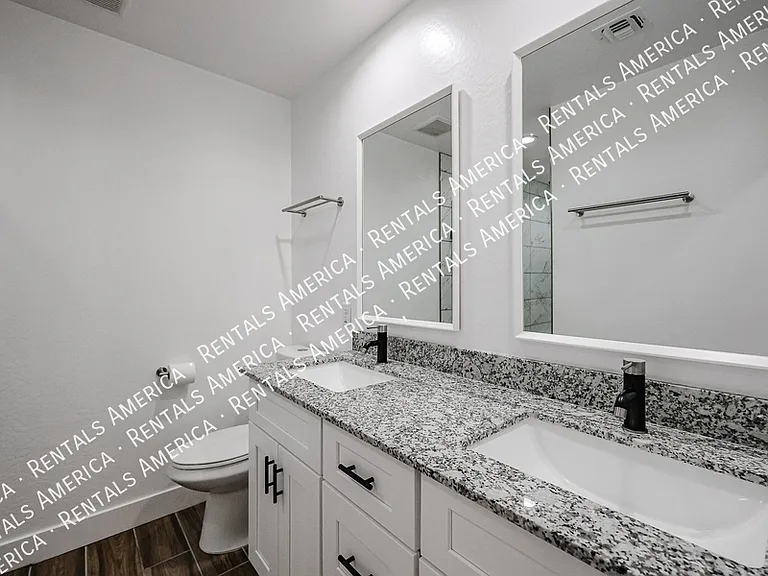 526 S Crismon Rd — Photo 30