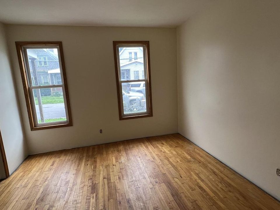 1st image of 1013 Knox St