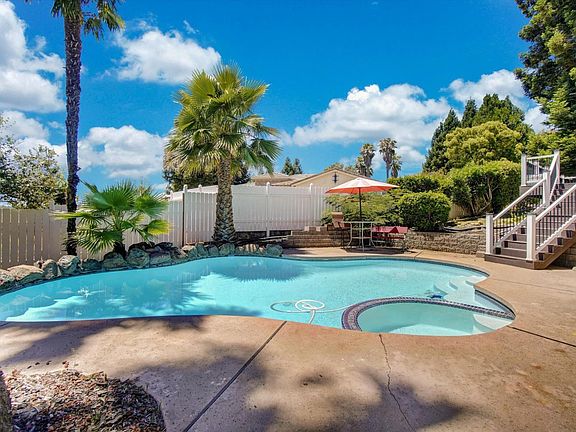 4th image of 3134 Woodleigh Ln