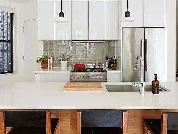 4th image of 173 Amity St APT 2W