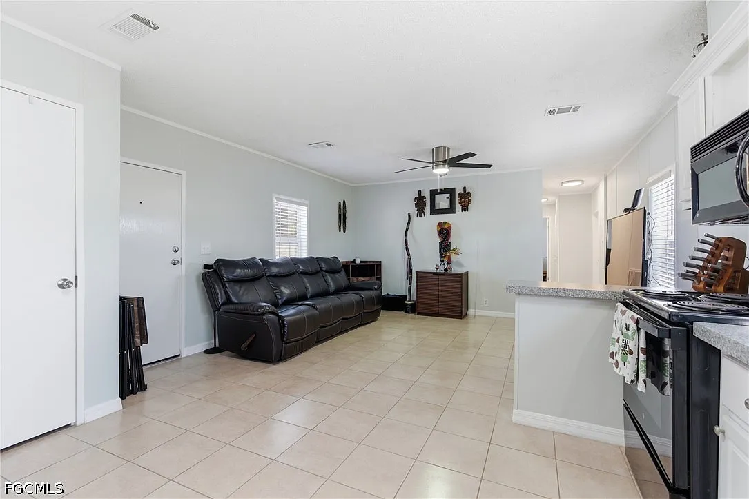 2 bed, 1.0 bath, 752 sqft, $2,200 — Photo 4