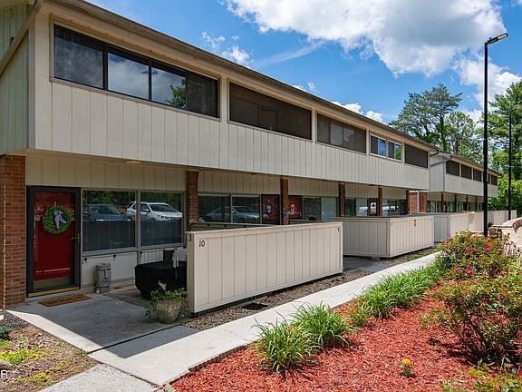 2nd image of 2806 Suncrest Rd APT 10