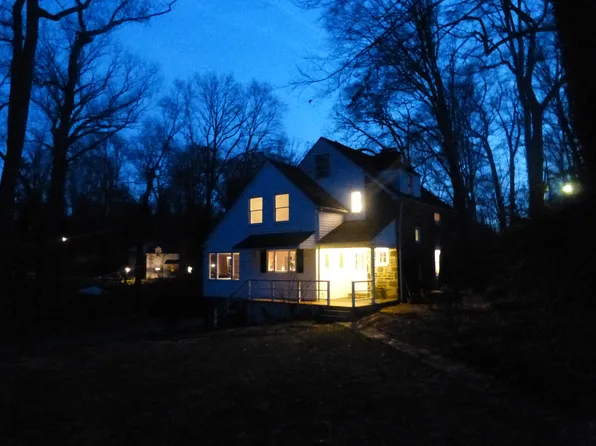 1 Brookside Rd, Wallingford, PA 19086