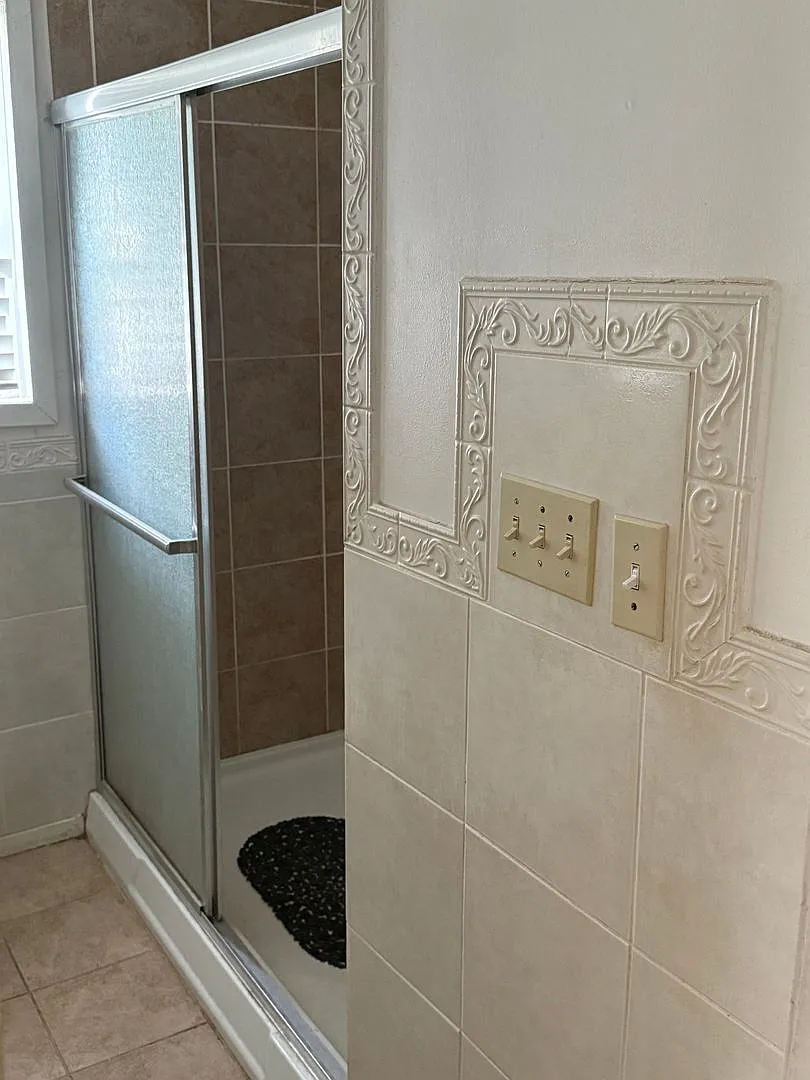 3 Bedroom 1 Bathroom House Available for Rent — Photo 4
