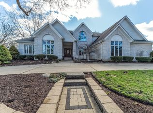 5 N 89 West Woods Dr, Saint Charles, IL 60175